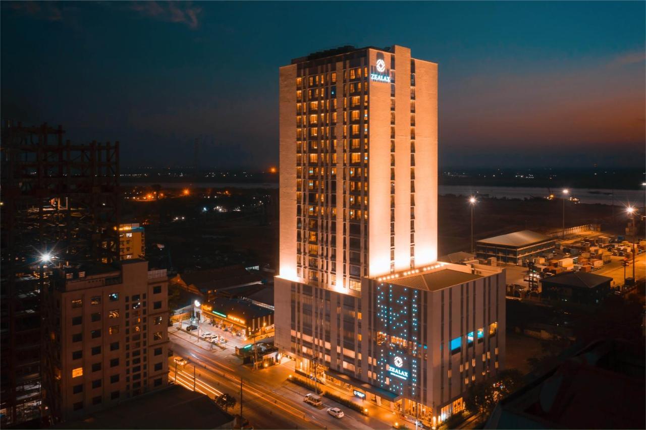 Zealax Hotel & Residence Yangon Extérieur photo